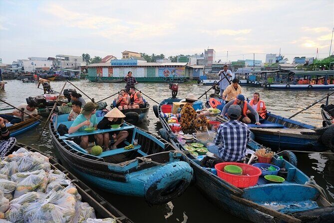 3D2N Mekong Delta Tour: Cycling – Kayaking – Floating Market - The floating market morning: Cai Rang by boat and coffee