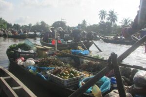 Cai Rang Floating Market Biking Cooking Class in Can Tho Rural - Cai Rang Floating Market: the big-stage market with breakfast on the water