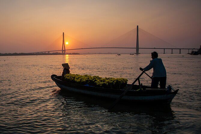 Cai Rang floating market, see sunrise, CaCao orchard, small canal - Mekong sunrise in Can Tho: why that early timing matters