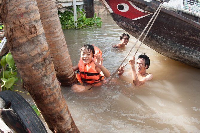 From HCM city: Private Mekong Delta - Ben Tre Full-Day Tour - Riding from Ho Chi Minh City to Ben Tre in Comfort