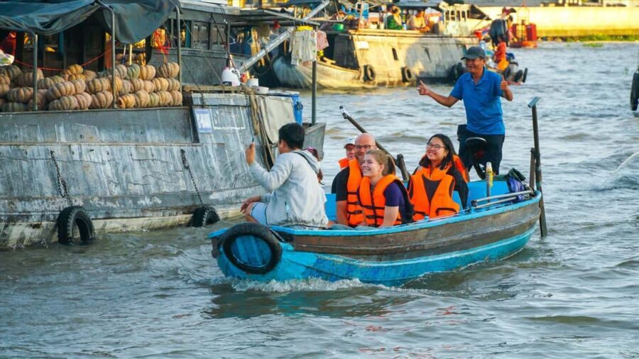 HCMC: Mekong Delta 2-Days My Tho–Ben Tre & Cai Rang Market - Dinner cruise on Can Tho River with Don Ca Tài Tử