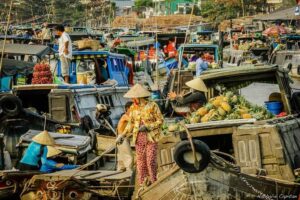 Incredible Mekong Delta Tour 3-day from Ho Chi Minh City - Day 1: My Tho riverside calm and Vinh Trang’s temple-meets-meal stop